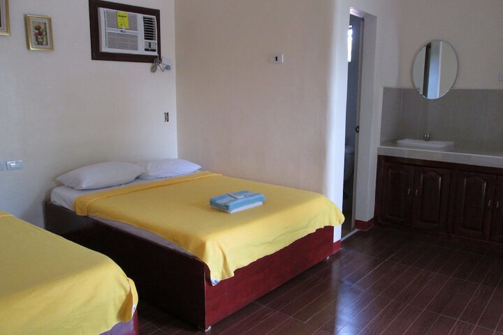 Room 11 of 27
