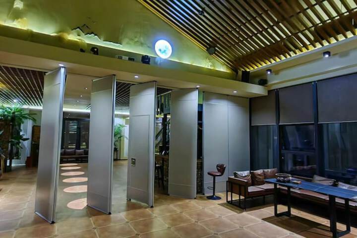 Hotel Interior 5 of 131