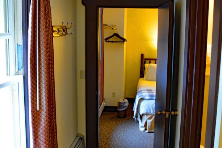 Room 18 of 63