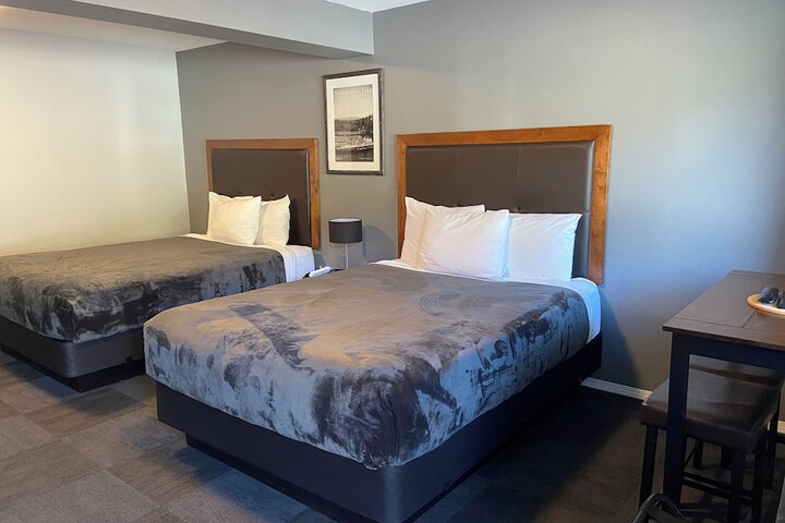 Room 3 of 37