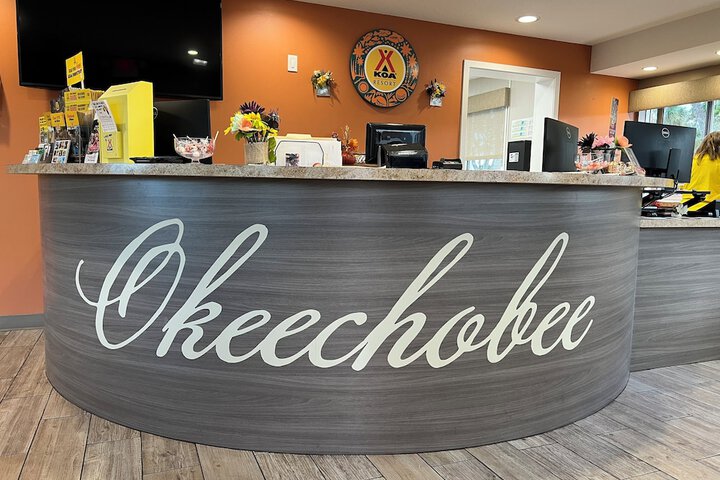 Exterior of Okeechobee KOA Resort