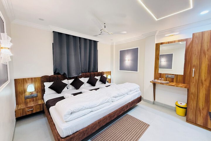 Room 15 of 63