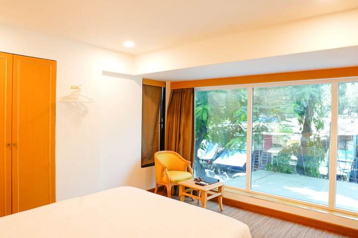 Room 5 of 42