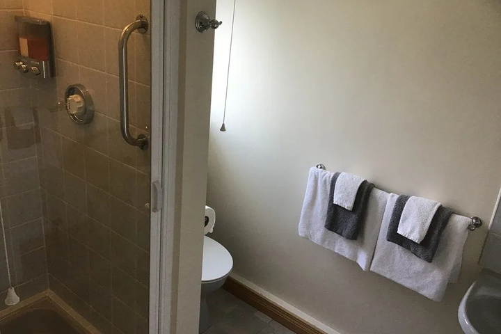 Room 10 of 17