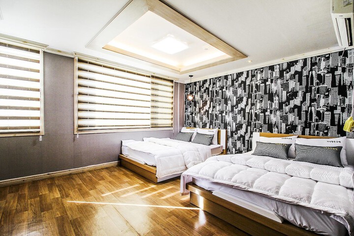 Room 36 of 41