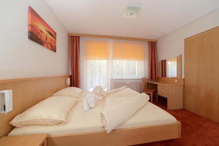Room 7 of 61