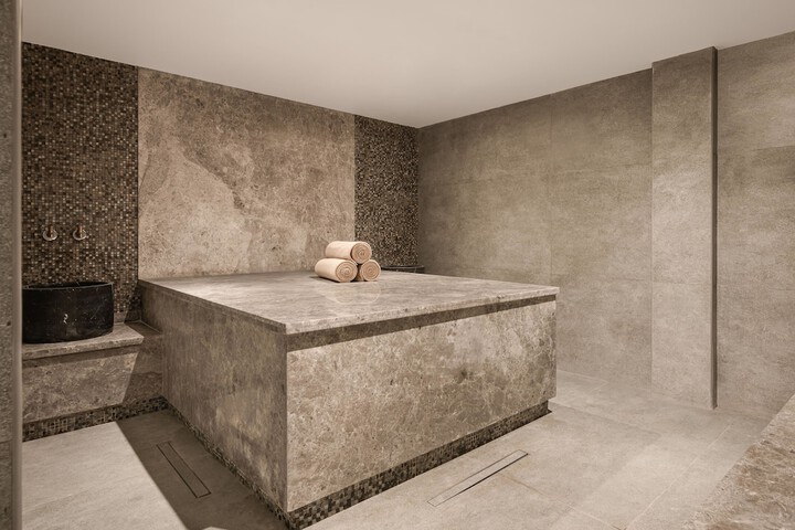 Spa 63 of 101