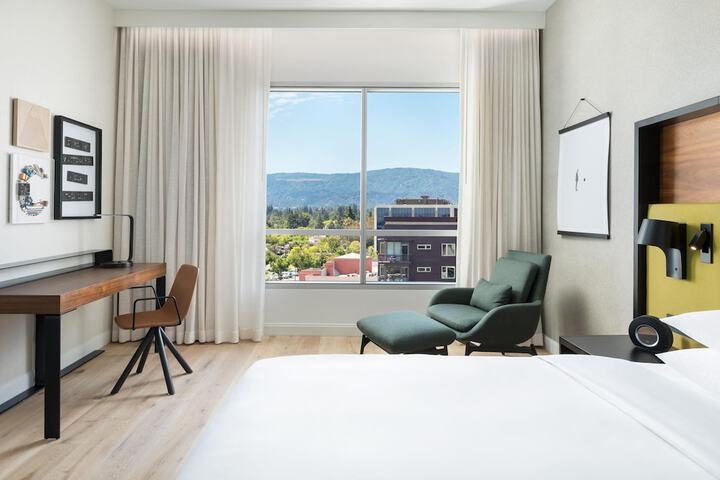 Room 14 of 90