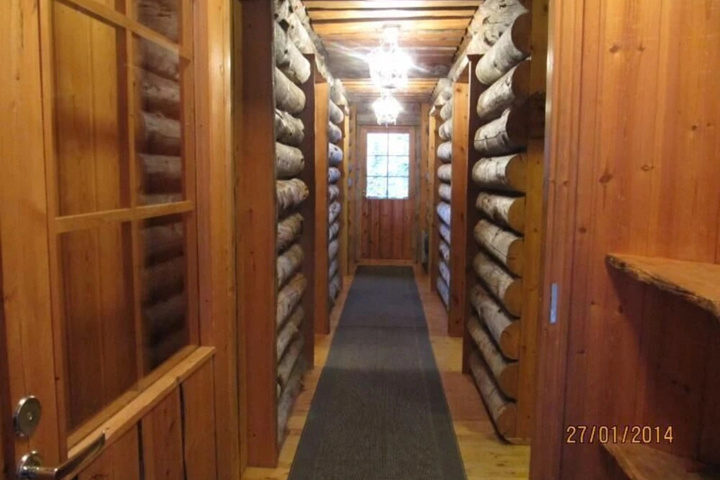 Room 5 of 11