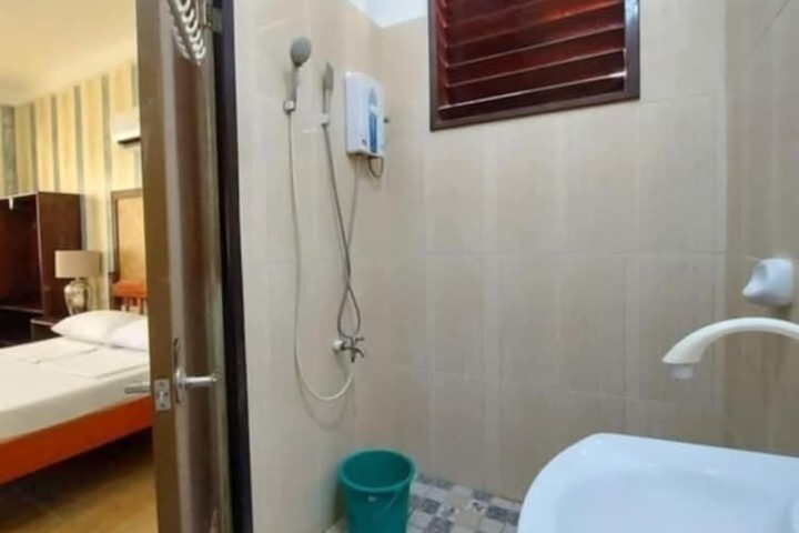 Room 14 of 28