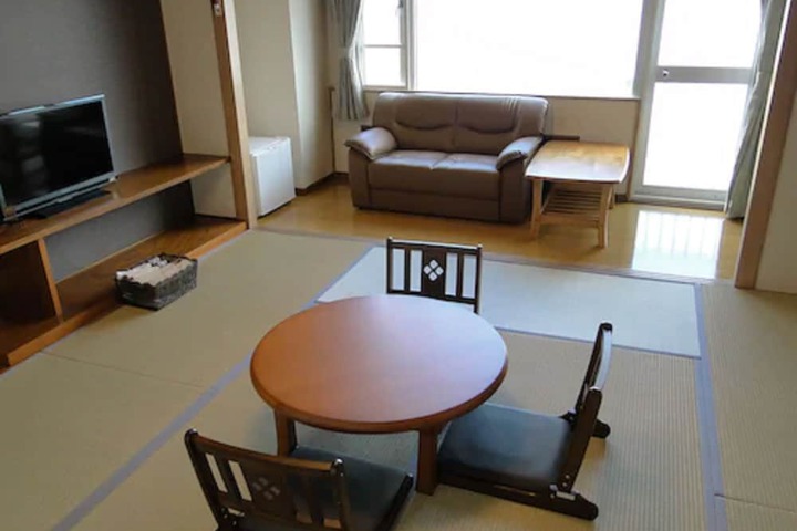 Room 5 of 34