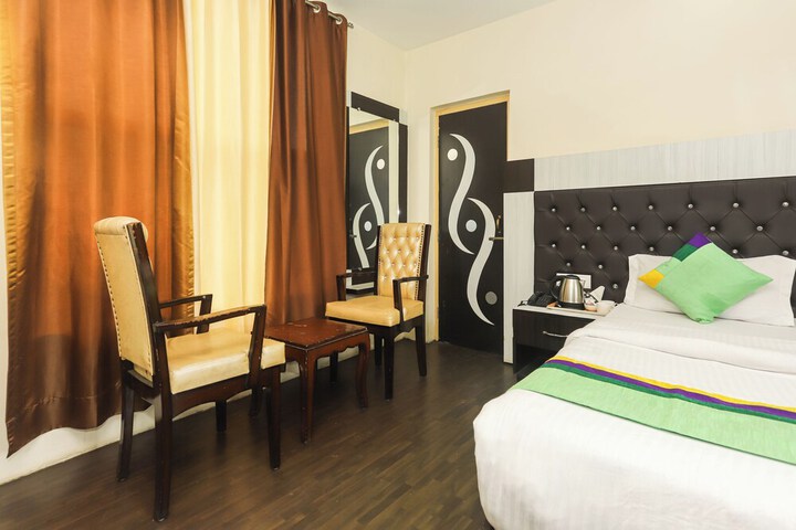 Room 3 of 7