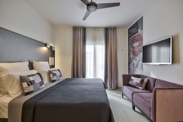 Room 28 of 100