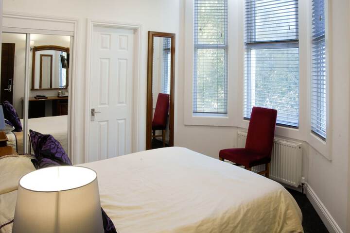 Room 5 of 48