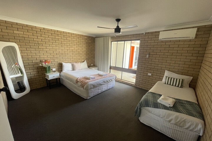 Room 4 of 31