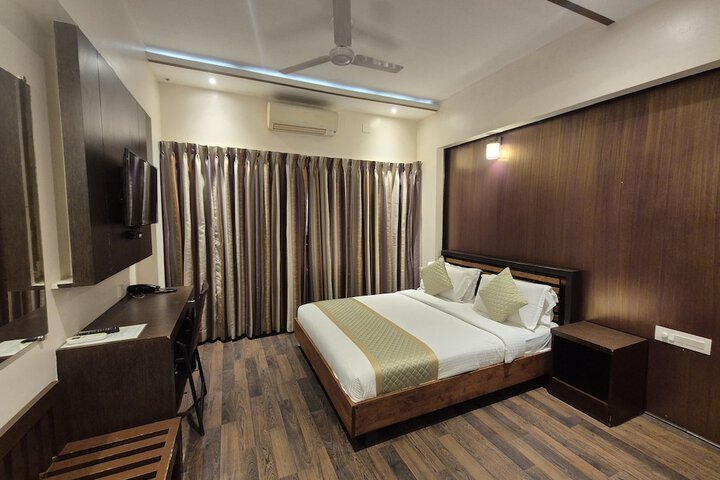 Room 15 of 25