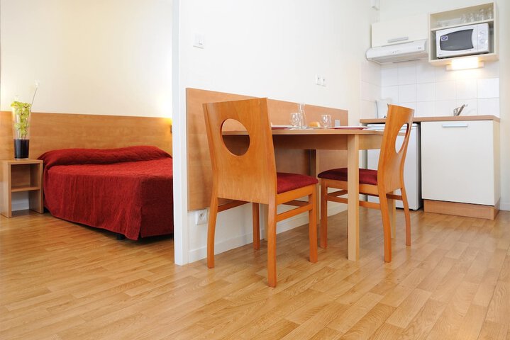 Room 16 of 23