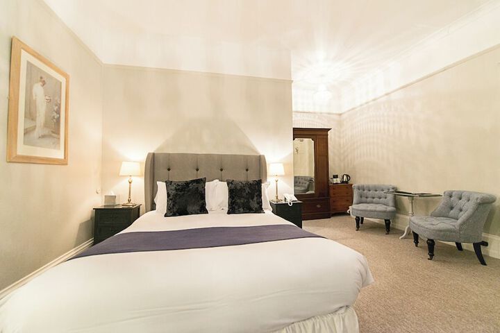 Room 42 of 165