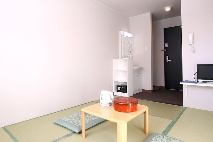 Room 9 of 34