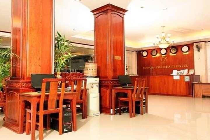 Business Center 76 of 77