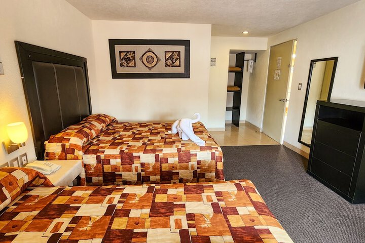 Room 33 of 60