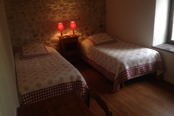 Room 10 of 10