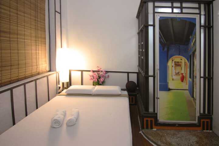 Room 25 of 76