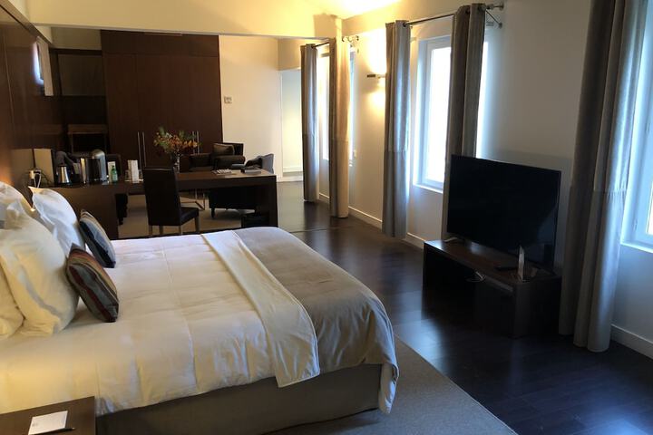 Room 4 of 49