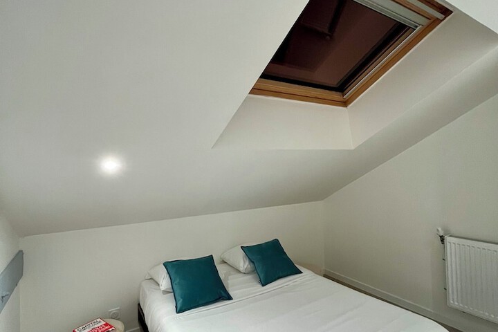 Room 6 of 22