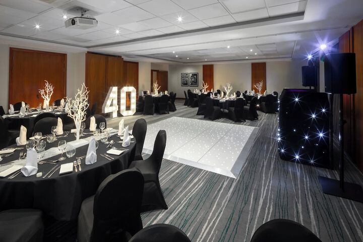 Ballroom/Hall 49 of 74
