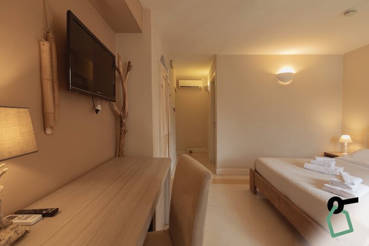 Room 17 of 39