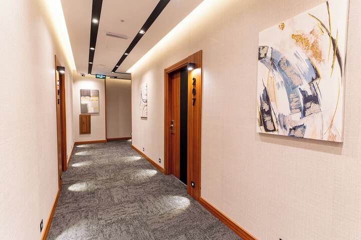 Ballroom/Hall 42 of 45