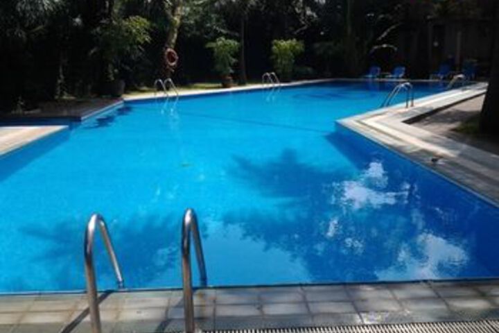 Pool 24 of 27