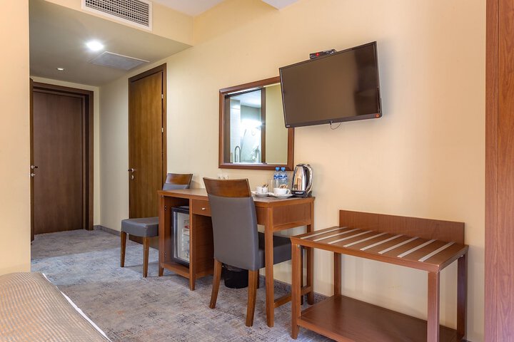 Room 33 of 52