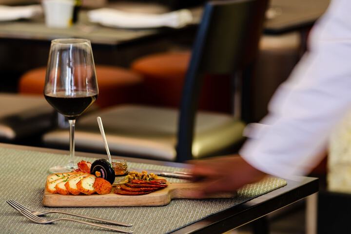 Dining 70 of 143
