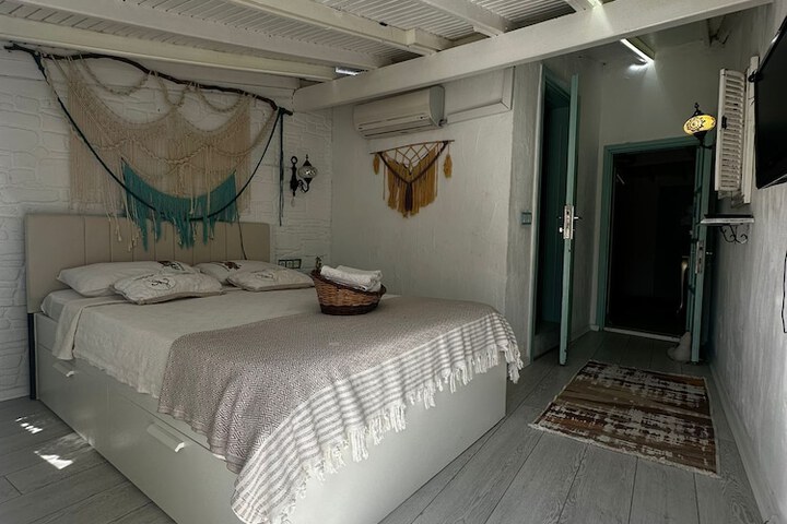 Room 35 of 54