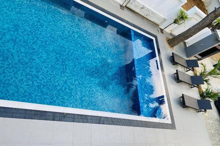 Pool 17 of 26