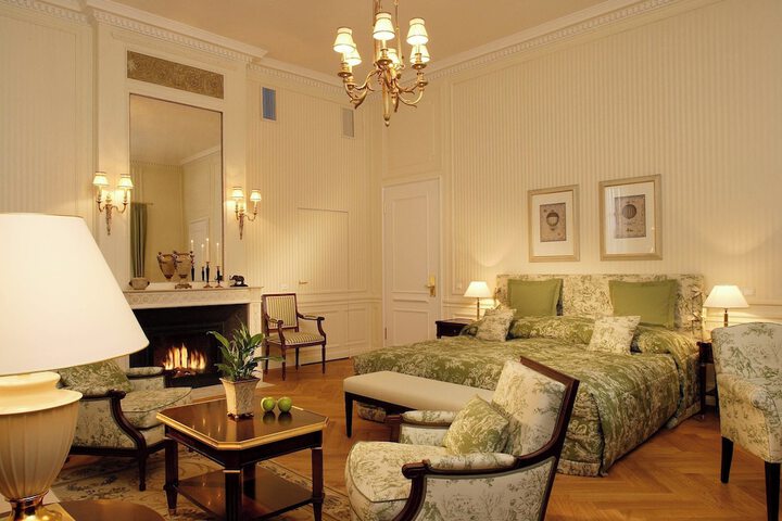 Room 9 of 46
