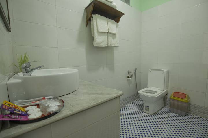 Room 32 of 61