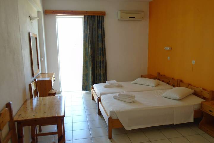 Room 7 of 70