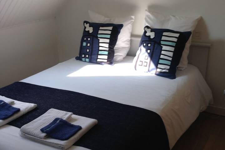 Room 6 of 7