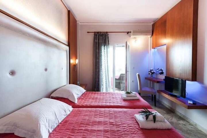 Room 4 of 69