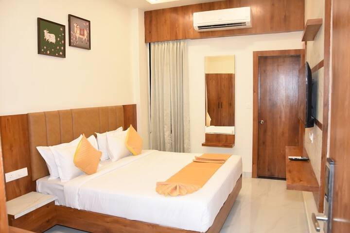 Room 6 of 26