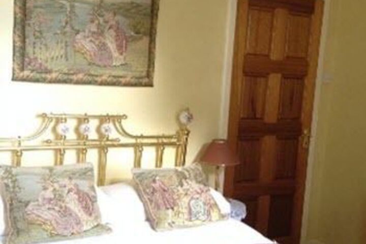 Room 3 of 6