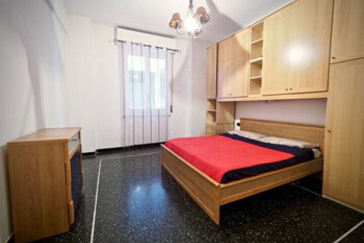 Room 9 of 12