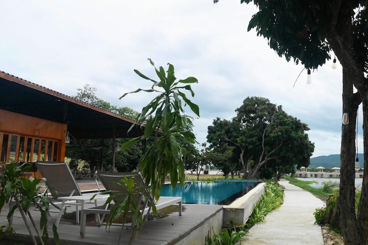 Pool 23 of 52