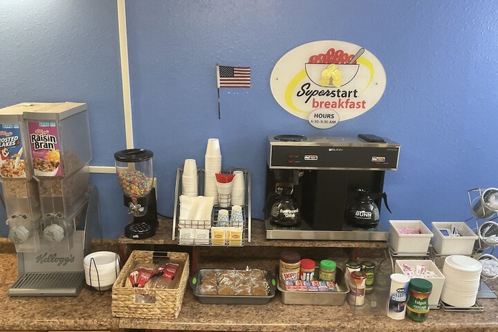 Breakfast/Coffee Service 22 of 28