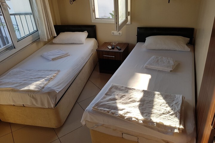 Room 2 of 30
