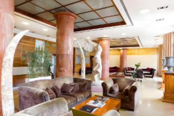 Guest Lobby
