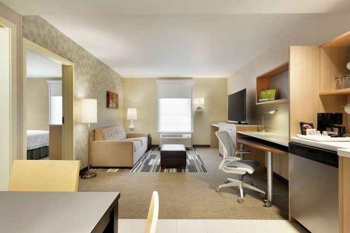 Room 17 of 37